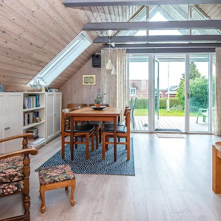 Two-bedroom In 10 Hejls