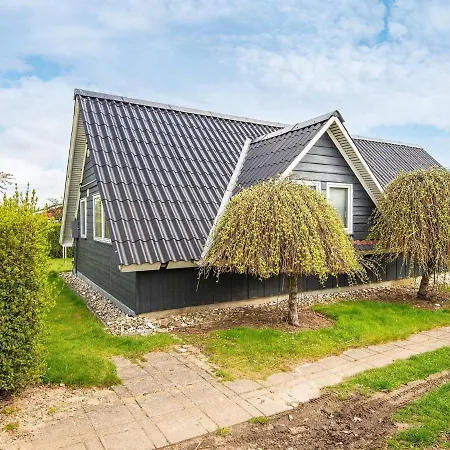 Two-bedroom In 10 *
